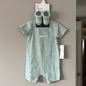 Nike Kids One Piece Set and Booties - Green